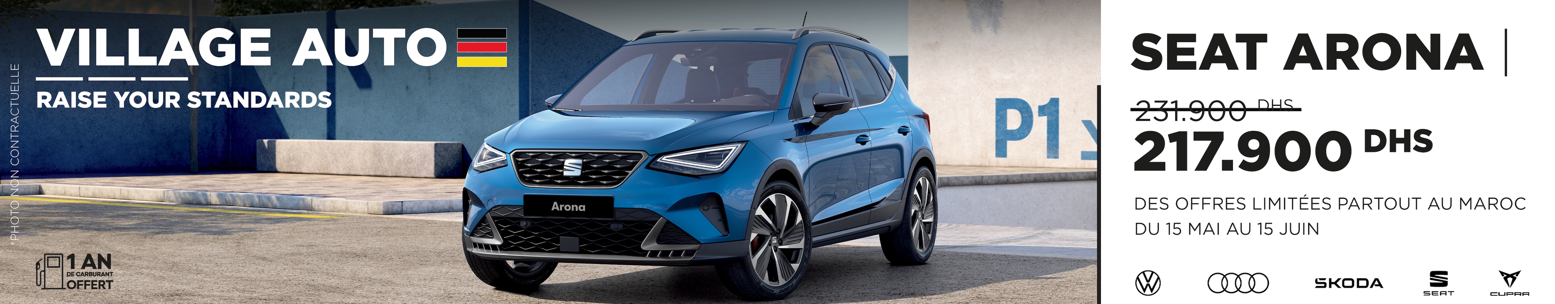 Femme avec une plante marche à SEAT arona couleur camouflage foncé