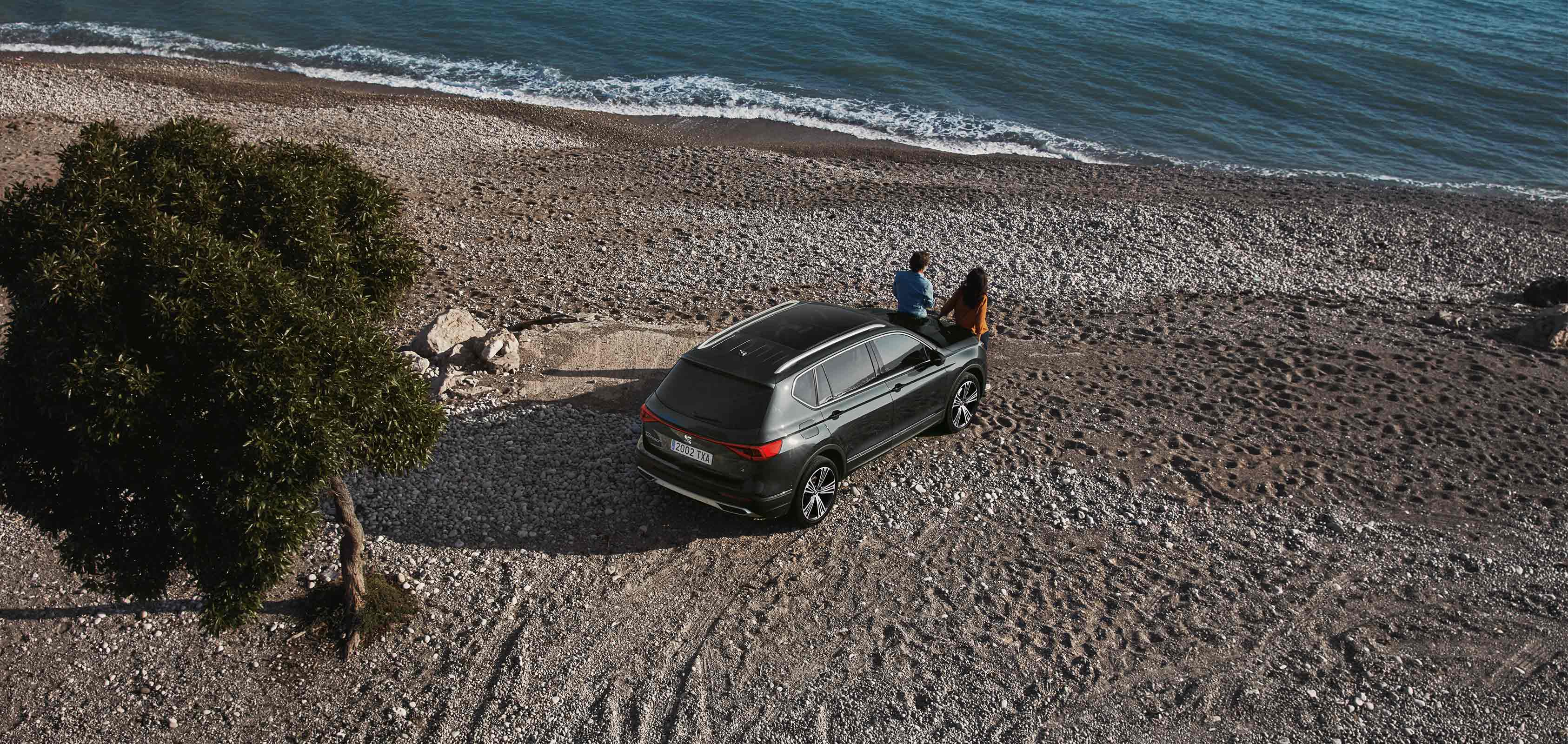 SEAT Arona couleur camouflage foncé avec de vraies lumières LED