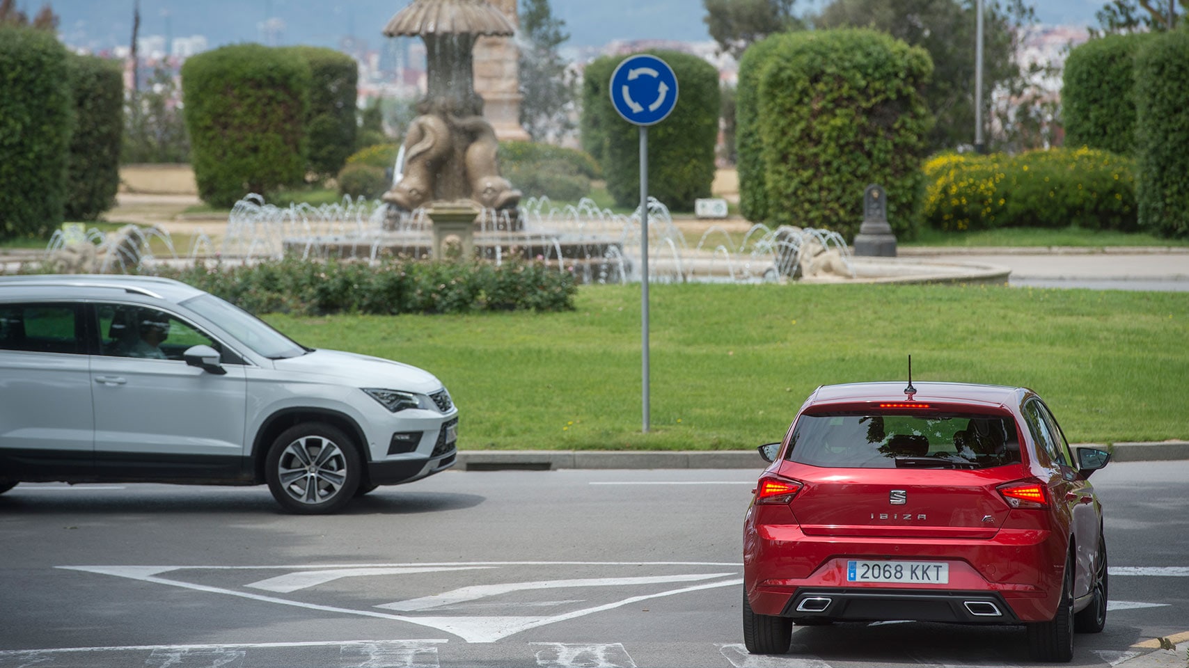 Navigating a roundabout