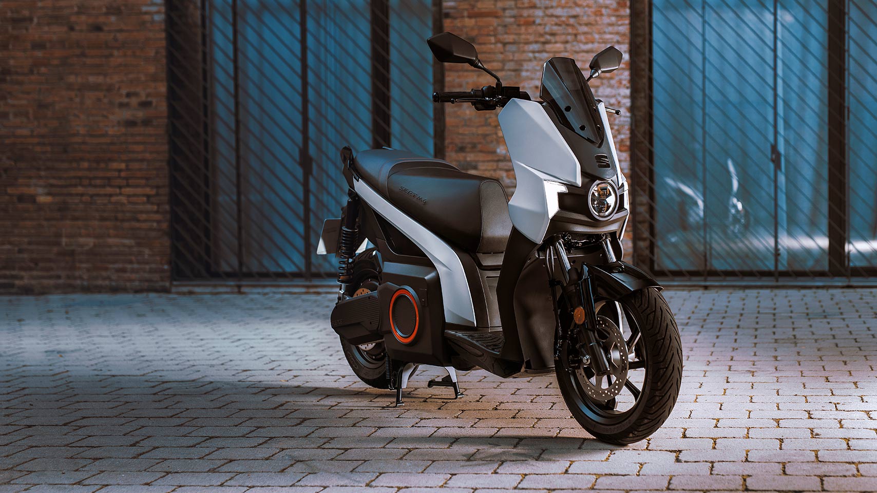 SEAT MÓ eScooter 125 hits the market.